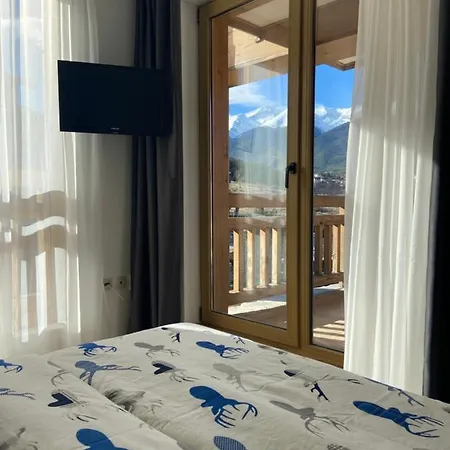 شقة 13, St John Park