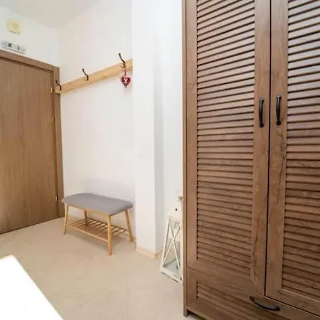 Apartman 13, St John Park